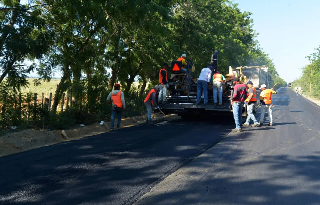 Obras Públicas reconstruye carretera Guayubín-Cruce de Copey