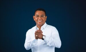 Demetrio Lluberes anuncia pre candidatura a senador de San Cristóbal