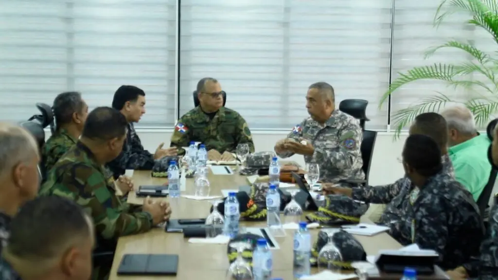 Comandante General del ERD preside encuentro con altos mandos