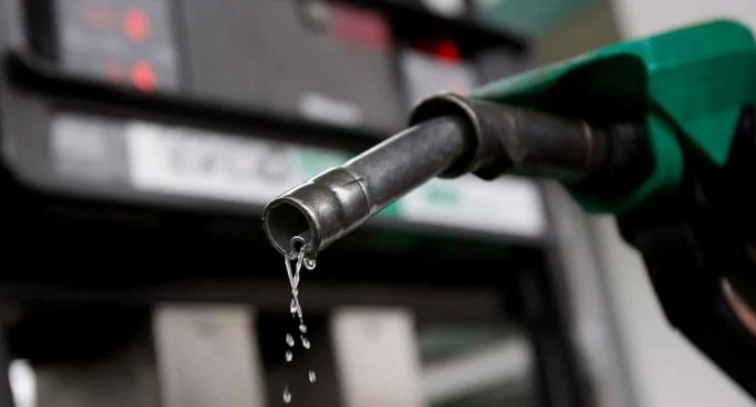 Puerto Rico reporta primera drástica caída de precio gasolina en 10 meses
