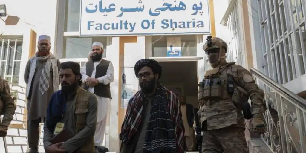 Talibanes realizan la primera ejecución pública desde su regreso al poder