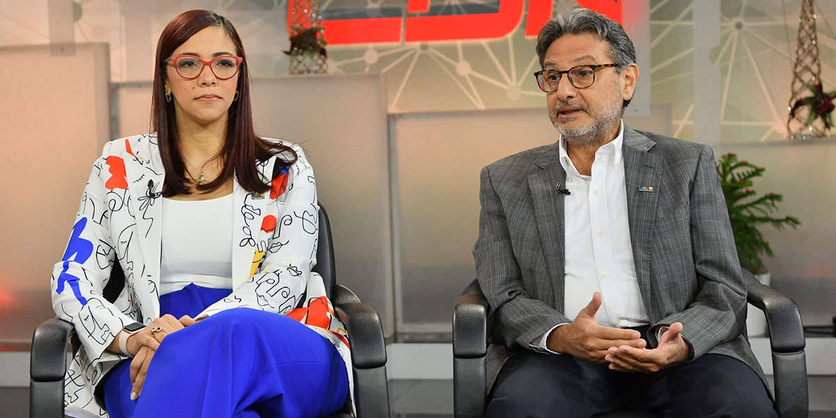 La directora del Conadis, Claudia Pimentel, y el presidente del organismo, Carlos José Yunen. Danny Polanco