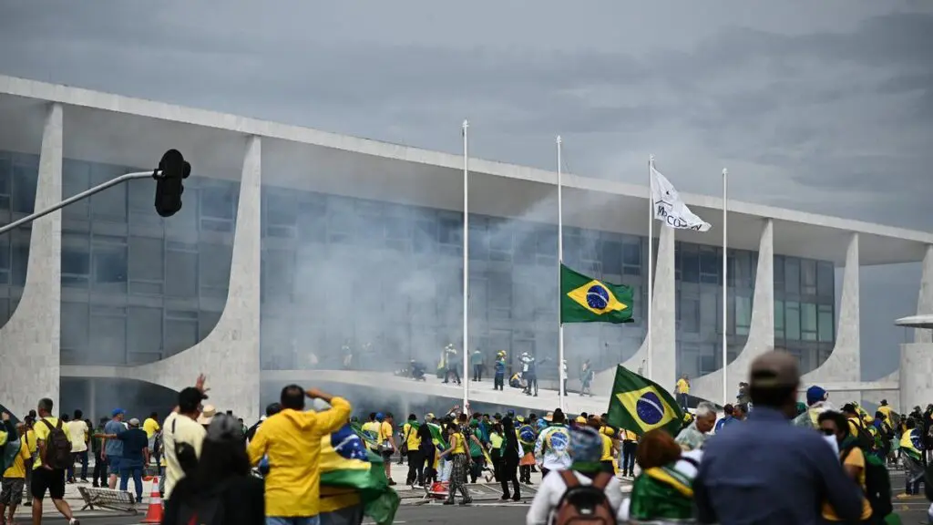 Presidente del Congreso de Brasil pide castigar "con urgencia" a radicales