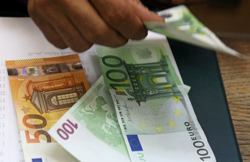 El euro sube hasta 1,0760 dólares tras comentarios duros del BCE