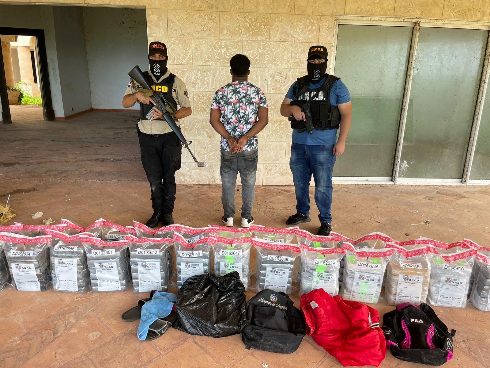 DNCD incauta 243 paquetes de presunta cocaína en Río San Juan