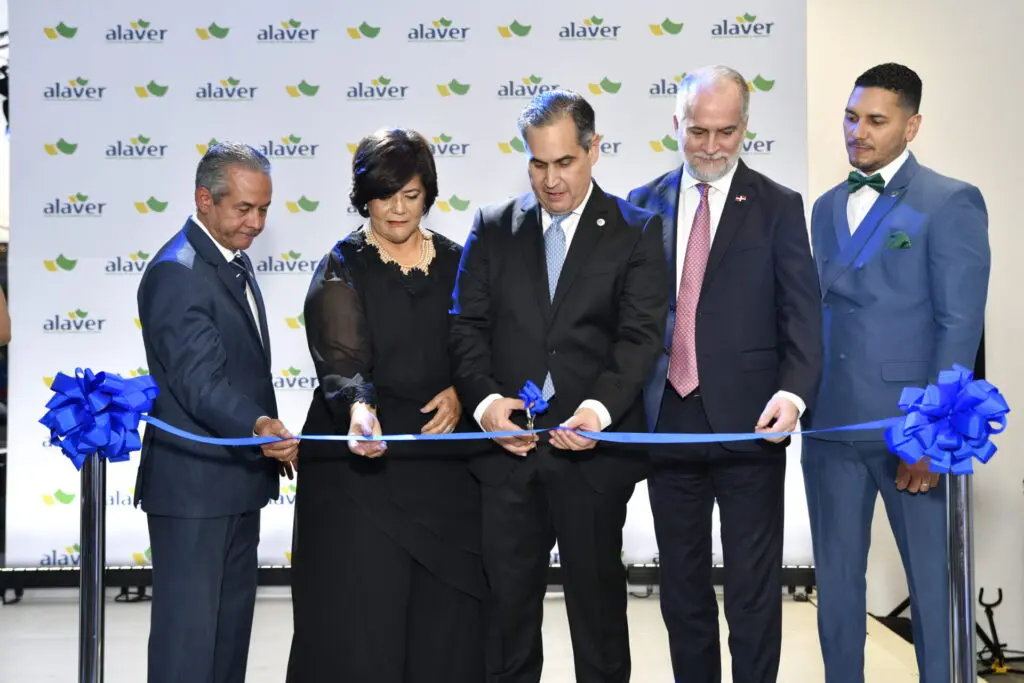ALAVER inaugura sede  corporativa en Santiago
