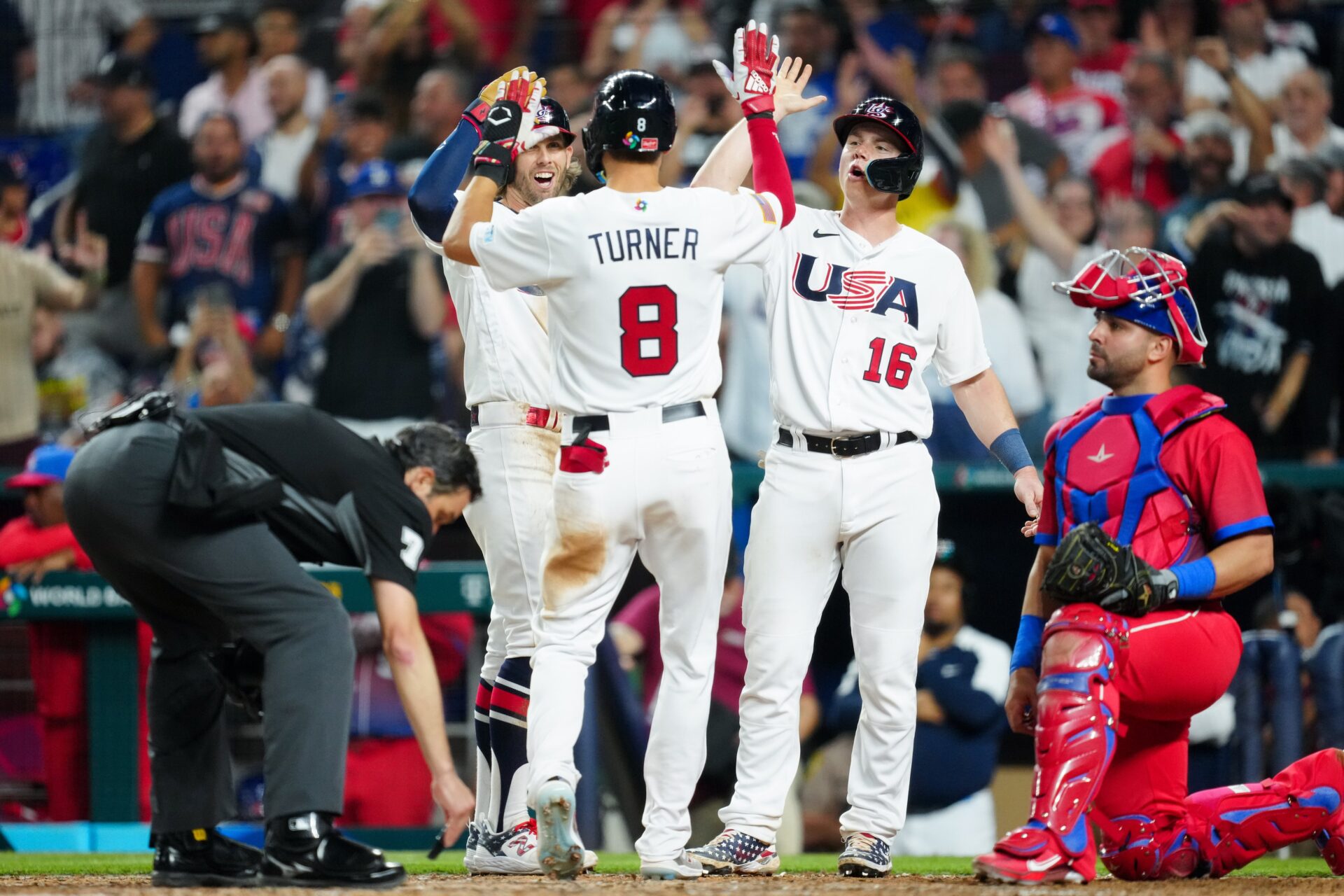 El Team USA apaleó al Team Asere en el Clásico Mundial