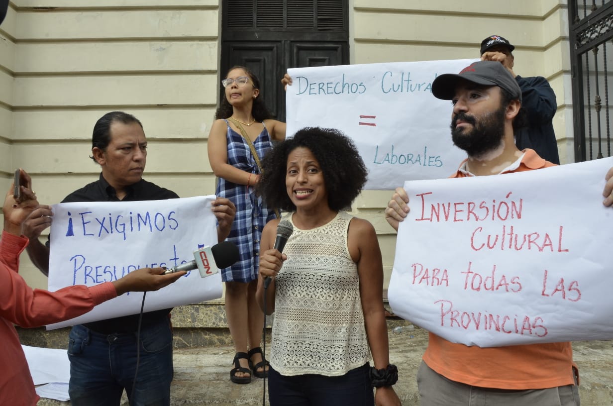 Teatristas demandan reivindicaciones. Foto: Ricardo Flete