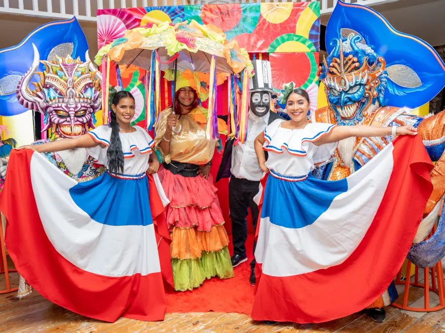 Playa Nueva Romana celebra su fiesta de Carnaval