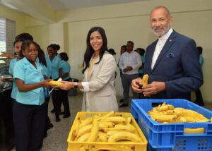 INABIE inicia inclusión de frutas en alimentación escolar