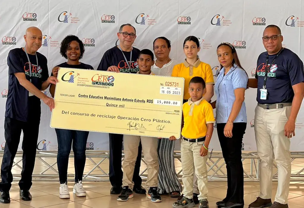 Aeropuerto Cibao entrega premios a escuelas en concurso de reciclaje