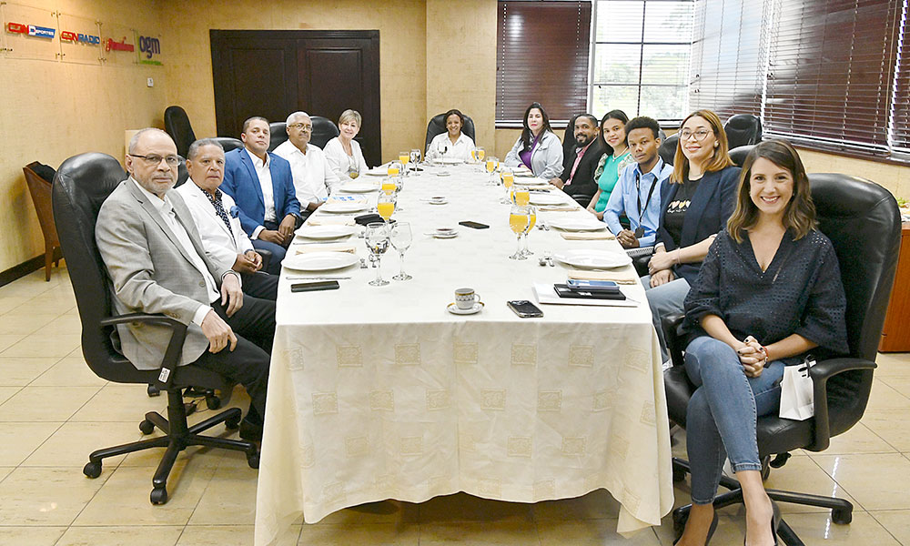 Los representantes de Cecanot degustaron un desayuno con el equipo de elCaribe y CDN