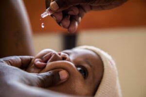 OMS: Solo el 83 % de niños recibieron vacuna contra sarampión en 2022