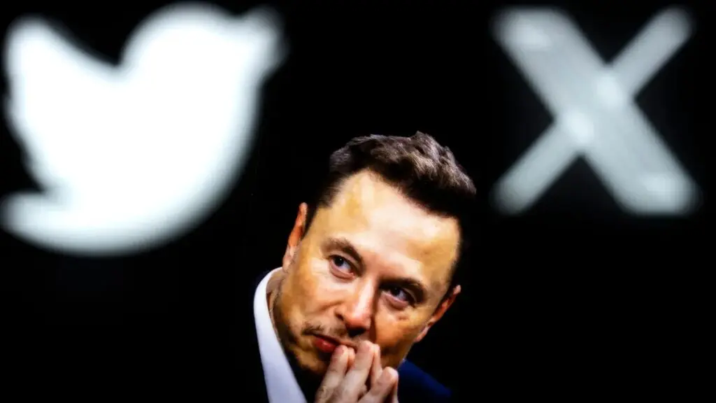 Musk cambia el pajarito de Twitter por una X y quiere algo más