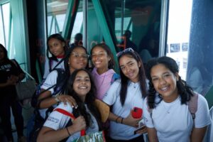 Coro Nacional Infantil realizó Vuelo de Esperanza con RED Air
