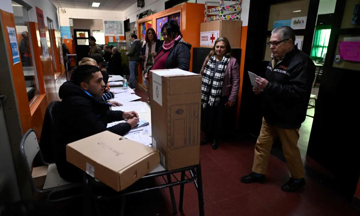 Abren los centros de votación para las elecciones primarias en Argentina