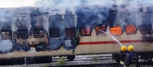 Mueren nueve personas por un incendio en un vagón de tren en el sur de la India
