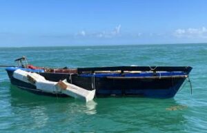 Detienen a 16 migrantes tras desembarcar en la costa de Puerto Rico