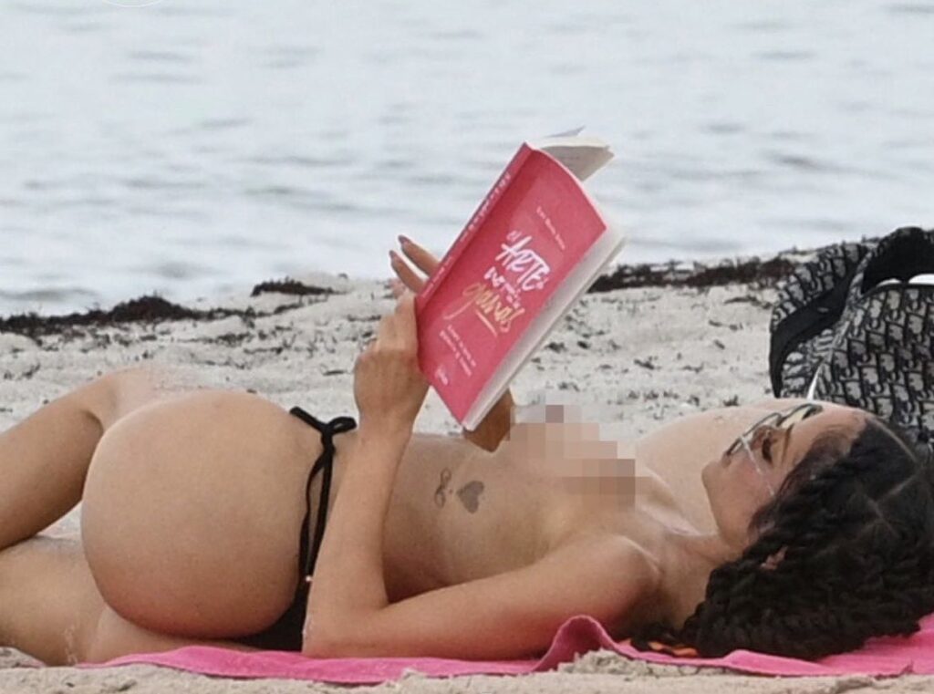 Natti Natasha captada haciendo topless en la playa tras escándalo