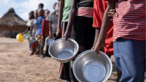Recorte en ayuda alimentaria pone a personas en riesgo de hambruna