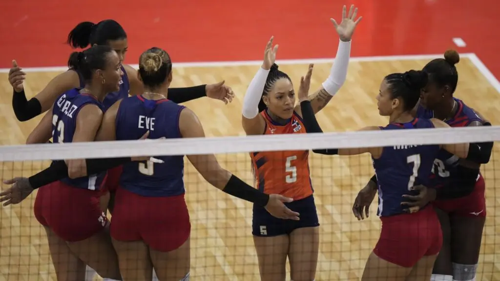 Las Reinas del Caribe campeonas del Torneo NORCECA frente a EEUU