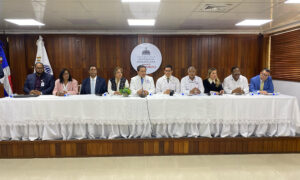 El ministro de Salud Pública, Daniel Rivera, llamó a la población a asistir a tiempo a los hospitales. Luduis Tapia