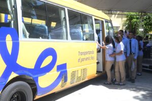 MINERD pone en marcha Movilidad Escolar con 122 autobuses FOTO: FELIX DE LA CRUZ