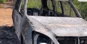 Hallan vehículo incinerado con cadáver dentro en San Pedro de Macorís