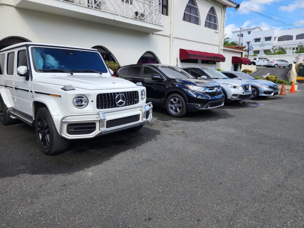 Cae red llena de armas, joyas y vehículos alta gama en San Pedro de Macorís