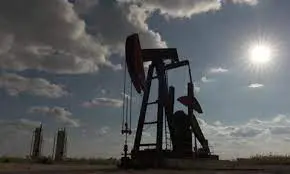 El petróleo de Texas baja un 2,3 %, hasta 82,31 dólares el barril
