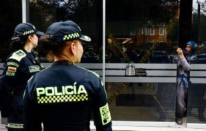 La SIP condena el asalto a la sede de la revista Semana en Colombia