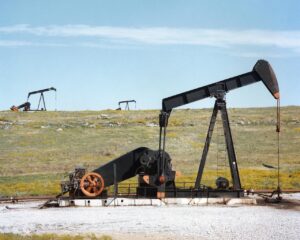 El petróleo de Texas baja un 2,5 % a 83,21 dólares el barril