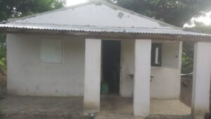 Supuesta banda de haitianos matan a machetazos hombre y violan pareja