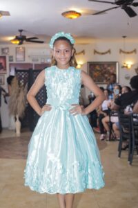 Academia de modelaje Infante Agency celebra su cuarto aniversario con desfile de moda