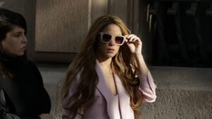 El mensaje oculto detrás del traje rosa de Shakira en su juicio