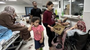 El hospital Al Shifa de Gaza alberga unas 9 mil personas, entre desplazados, personal médico y pacientes