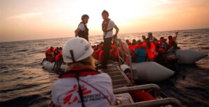 Médicos Sin Fronteras rescata a 81 inmigrantes en el Mediterráneo