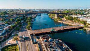 Obras Públicas cerrará este sábado el Puente Flotante por una hora