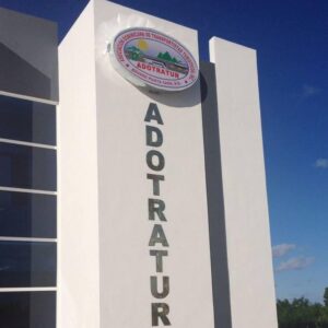 Transportistas de Punta Cana respaldan a director del INTRANT