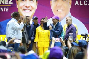 Abel proclama a Yaco Alberty candidato a alcalde por Los Alcarrizos