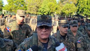 Comandante ERD visita zona en conflicto en frontera por Dajabón