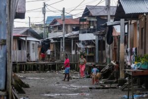 Pobreza en Latinoamérica baja al 29 % en 2022, dice Cepal
