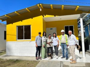 Ministerio de Obras Publicas entrega tres viviendas en Rancho Arriba