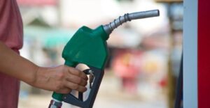 Combustibles pasarán al 2024 manteniendo precios