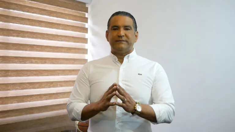 PLD inscribe a Luis Alberto como candidato alcalde y vicealcaldesa a Ja...
