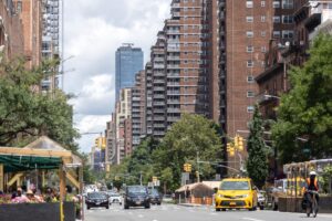 NY adeuda 130 millones a hoteles donde ha alojado a los inmigrantes