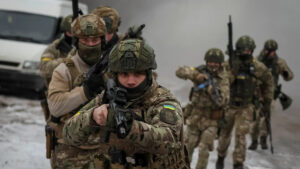 Ucrania busca combatientes que hablen español y esto es lo que pagan