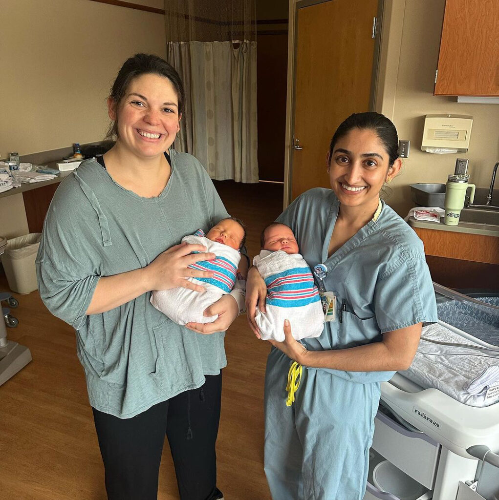 Una mujer con dos úteros da a luz a mellizas en EEUU