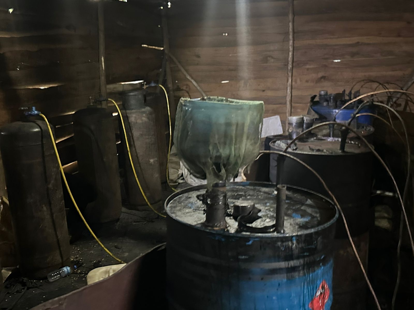 PN y MP desmantelan fábrica de bebidas adulteradas en Navarrete