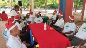 Fundoproam celebra fiesta navideña en favor de envejecientes de SDE